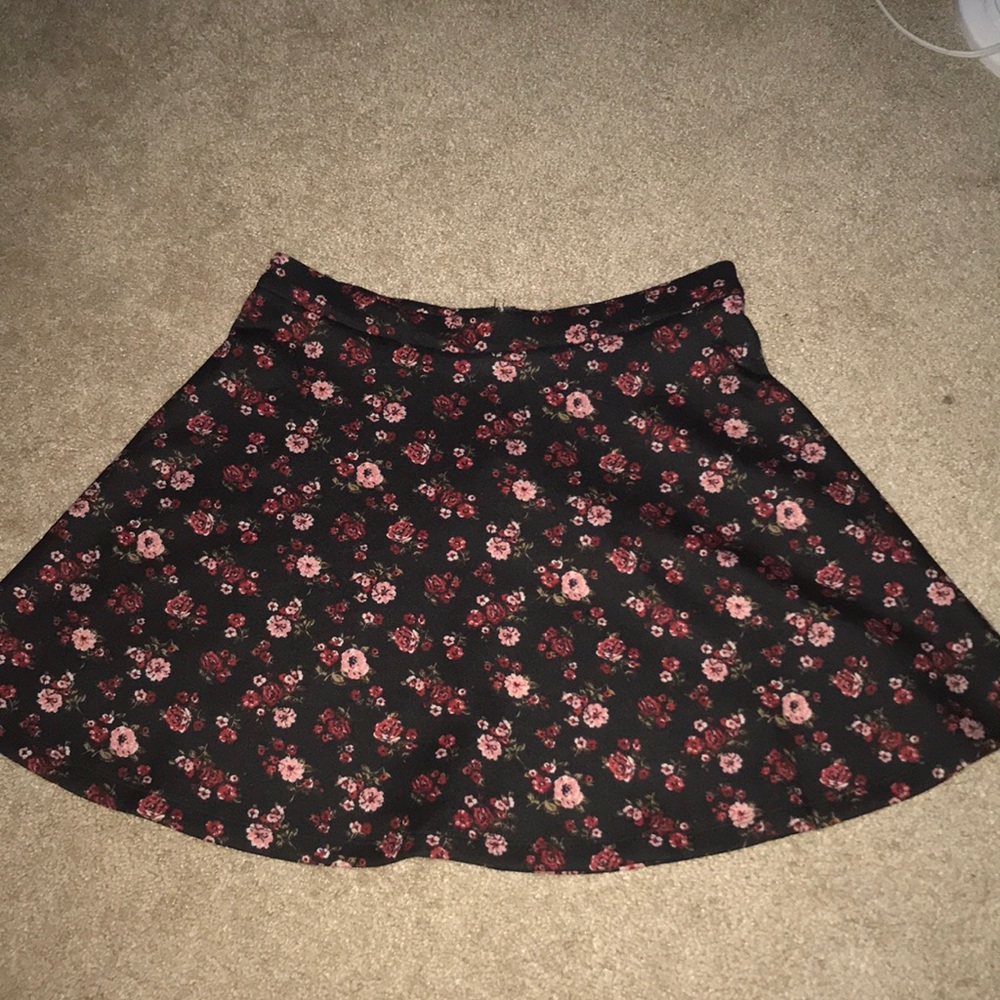 Black and Floral Skirt (Size L)